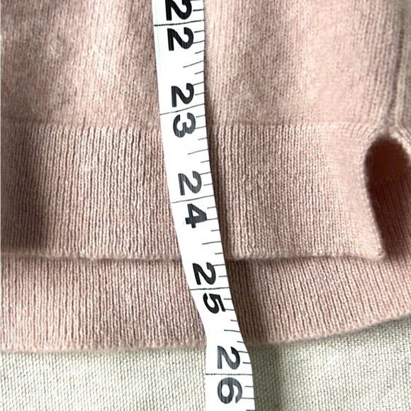 Cashmere,Neiman Marcus,Luxury Collection, Pale Pink, Excellent Condition, Size S - Picture 6 of 7